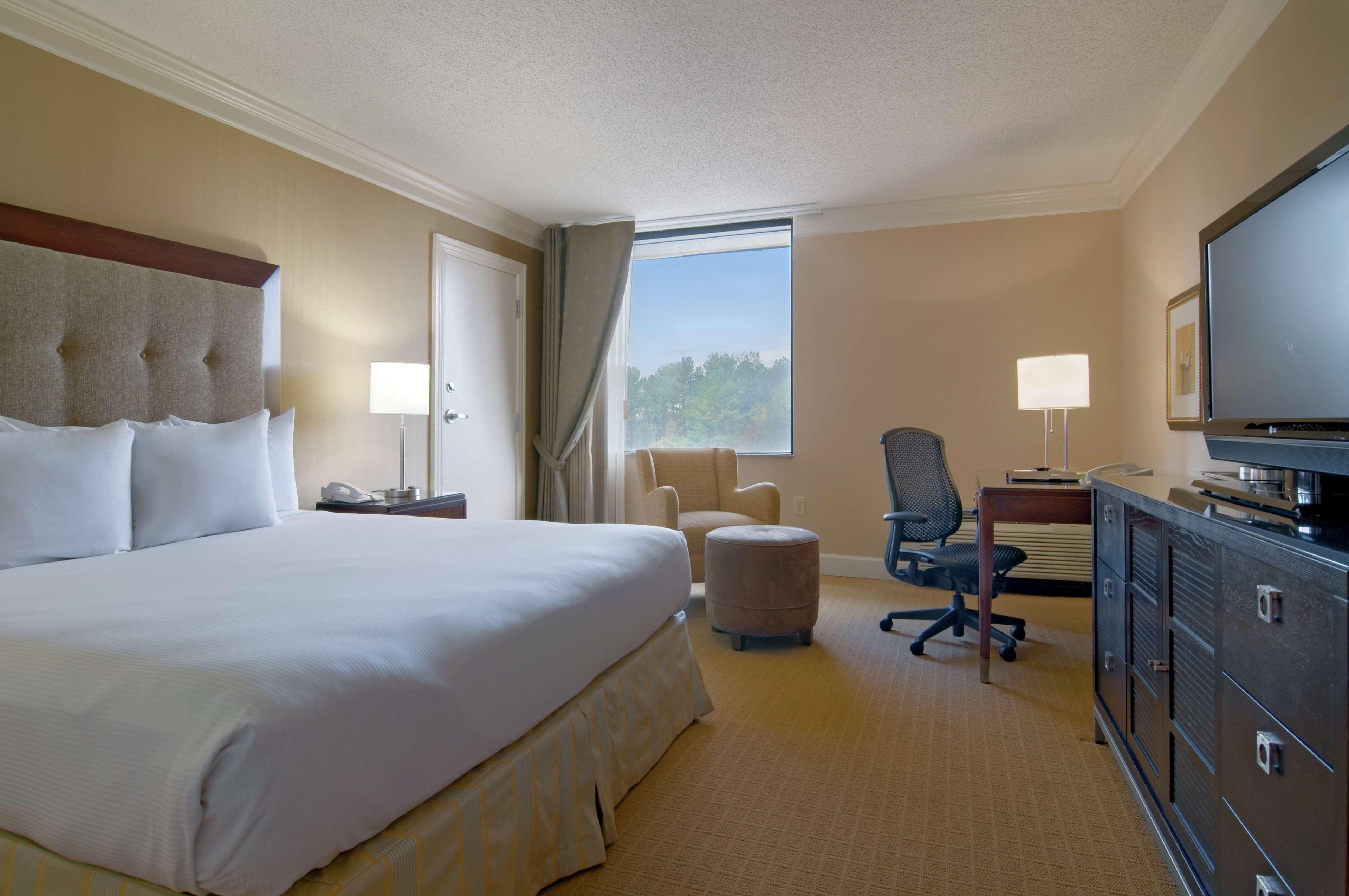 Hilton Raleigh North Hills Hotel Buitenkant foto