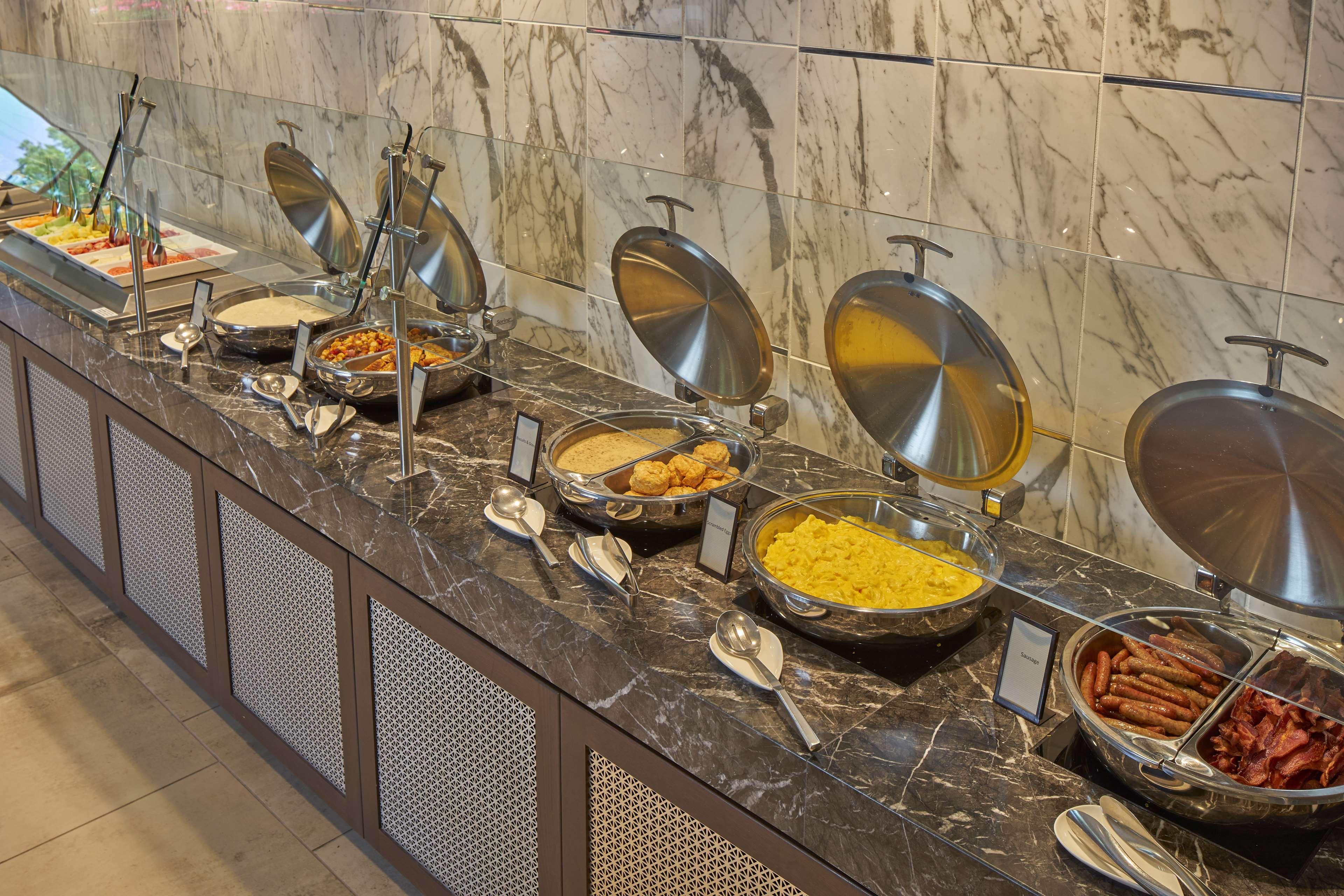 Hilton Raleigh North Hills Hotel Restaurant foto