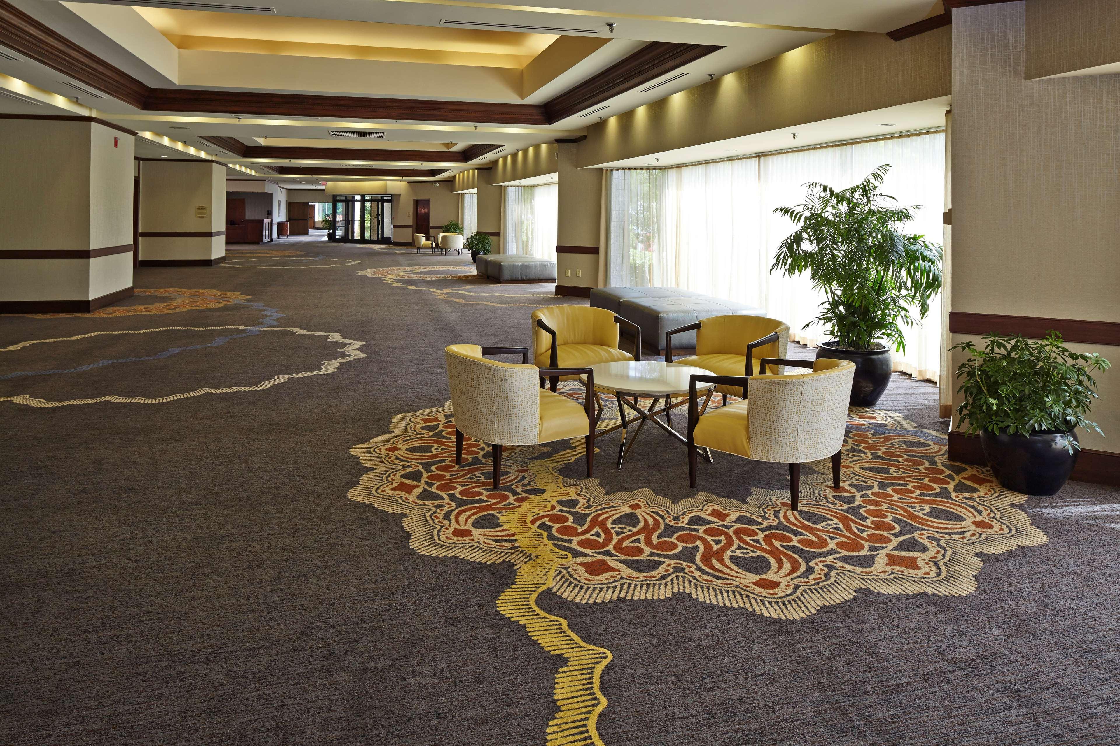 Hilton Raleigh North Hills Hotel Buitenkant foto