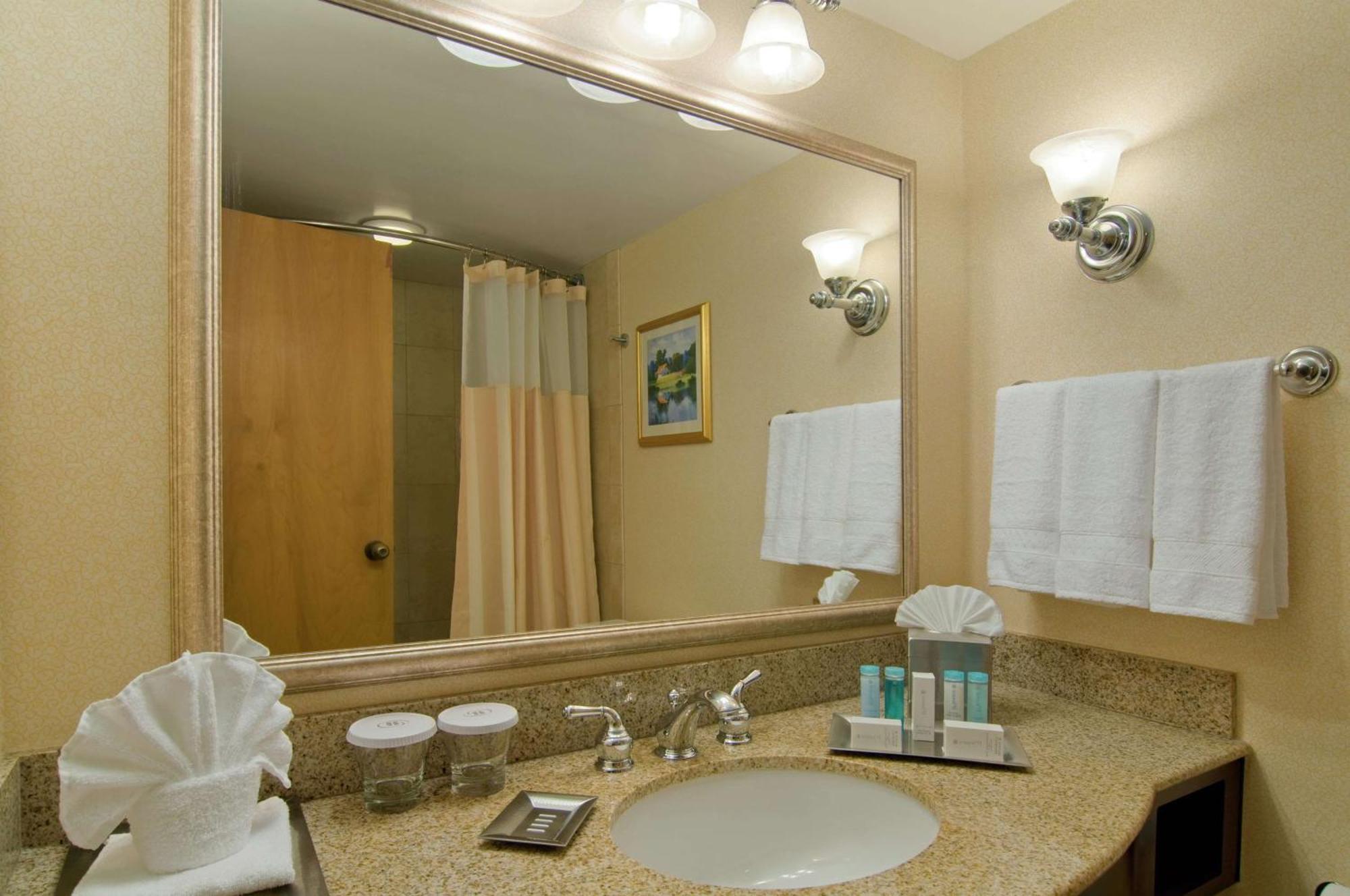 Hilton Raleigh North Hills Hotel Buitenkant foto